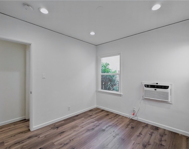 10931 Whipple Street - Photo Thumbnail 11