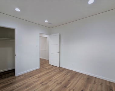 10931 Whipple Street - Photo Thumbnail 12