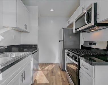 10931 Whipple Street - Photo Thumbnail 2