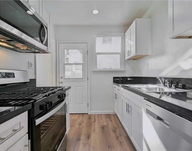 10931 Whipple Street - Photo Thumbnail 3