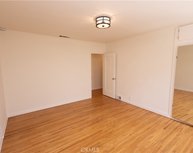 446 S La Peer Drive - Photo Thumbnail 21