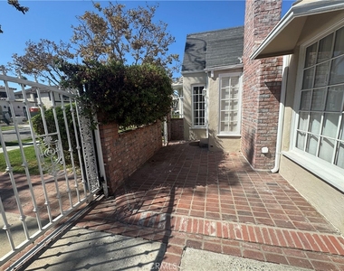 446 S La Peer Drive - Photo Thumbnail 35
