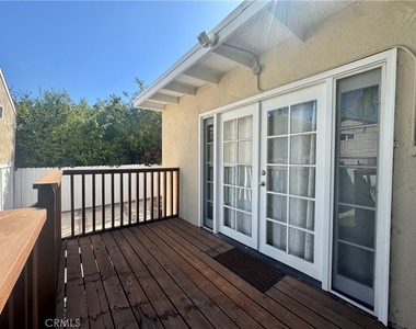 446 S La Peer Drive - Photo Thumbnail 37