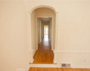 446 S La Peer Drive - Photo Thumbnail 15