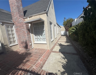 446 S La Peer Drive - Photo Thumbnail 41