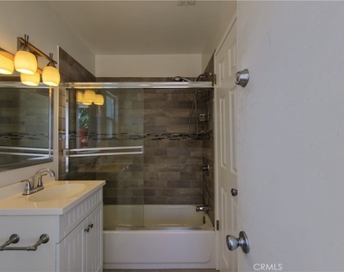 6928 Lubao Avenue - Photo Thumbnail 29