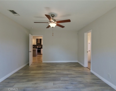 6928 Lubao Avenue - Photo Thumbnail 25