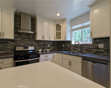 6928 Lubao Avenue - Photo Thumbnail 14