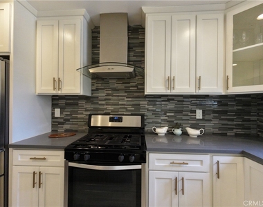 6928 Lubao Avenue - Photo Thumbnail 18