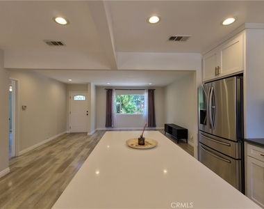 6928 Lubao Avenue - Photo Thumbnail 7