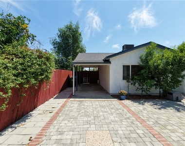 6928 Lubao Avenue - Photo Thumbnail 2