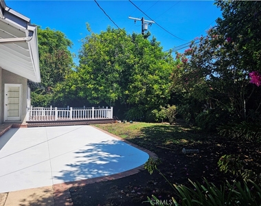 5624 Graves Avenue - Photo Thumbnail 10