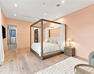 425 N Alfred - Photo Thumbnail 16