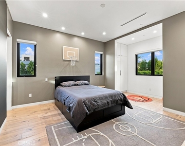 425 N Alfred - Photo Thumbnail 24
