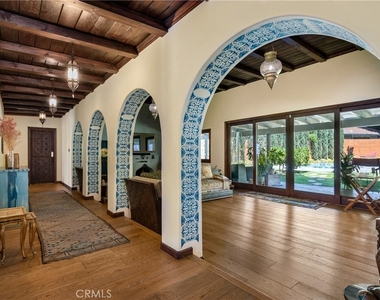 3092 Laurel Canyon Boulevard - Photo Thumbnail 2