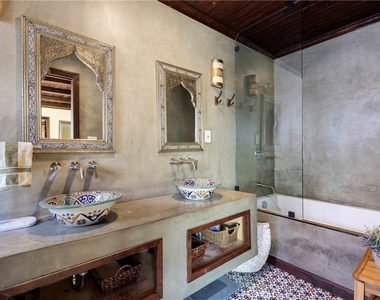 3092 Laurel Canyon Boulevard - Photo Thumbnail 15