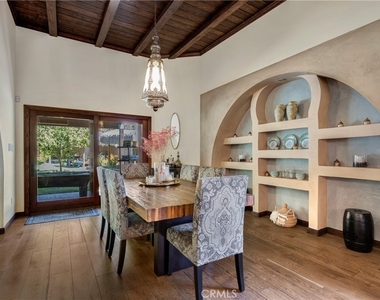 3092 Laurel Canyon Boulevard - Photo Thumbnail 7