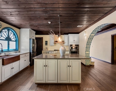 3092 Laurel Canyon Boulevard - Photo Thumbnail 9