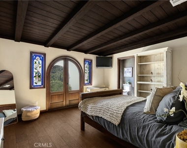 3092 Laurel Canyon Boulevard - Photo Thumbnail 14