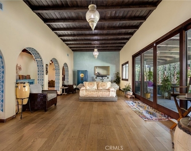 3092 Laurel Canyon Boulevard - Photo Thumbnail 3
