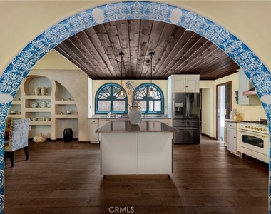 3092 Laurel Canyon Boulevard - Photo Thumbnail 8