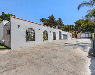 3092 Laurel Canyon Boulevard - Photo Thumbnail 30