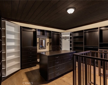 3092 Laurel Canyon Boulevard - Photo Thumbnail 13