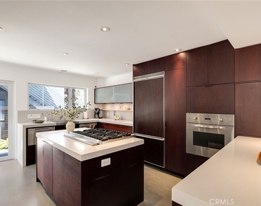 27 Driftwood Street - Photo Thumbnail 9