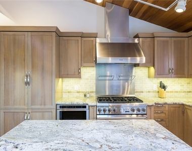 1110 Esplanade - Photo Thumbnail 15