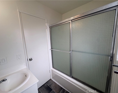 3920 Marathon Street - Photo Thumbnail 4