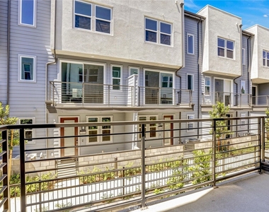 1839 Lychee St - Photo Thumbnail 38