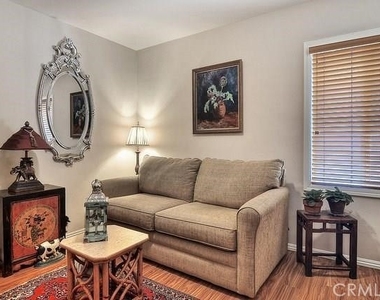 5538 Premiere Avenue - Photo Thumbnail 4