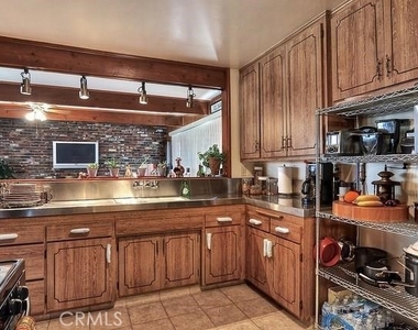 5538 Premiere Avenue - Photo Thumbnail 6