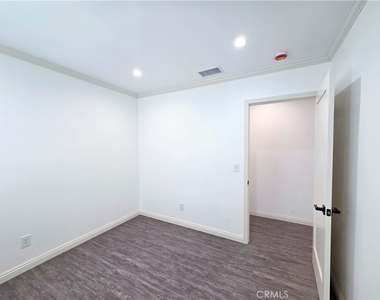 2102 Nipomo Avenue - Photo Thumbnail 14