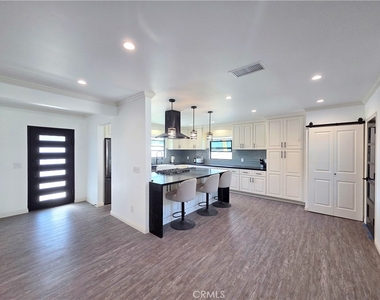 2102 Nipomo Avenue - Photo Thumbnail 6