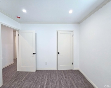 2102 Nipomo Avenue - Photo Thumbnail 15