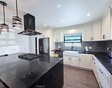 2102 Nipomo Avenue - Photo Thumbnail 8