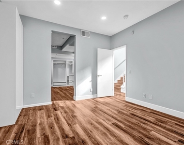 226 E Jeanette Lane - Photo Thumbnail 23