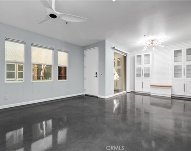 226 E Jeanette Lane - Photo Thumbnail 6