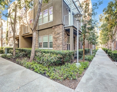 226 E Jeanette Lane - Photo Thumbnail 1
