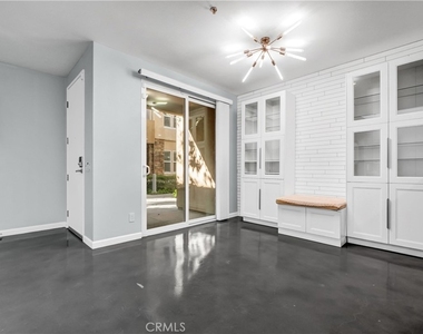 226 E Jeanette Lane - Photo Thumbnail 8