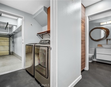 226 E Jeanette Lane - Photo Thumbnail 15