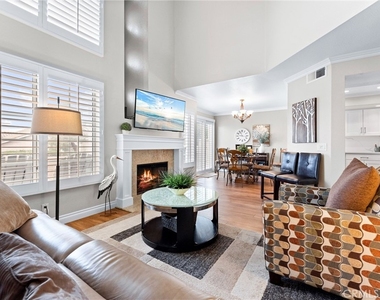1037 S Daybreak Court - Photo Thumbnail 8