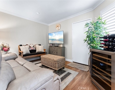 1037 S Daybreak Court - Photo Thumbnail 18