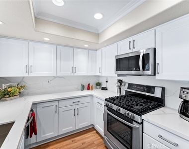 1037 S Daybreak Court - Photo Thumbnail 17