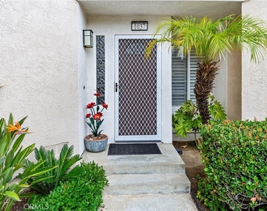 1037 S Daybreak Court - Photo Thumbnail 3