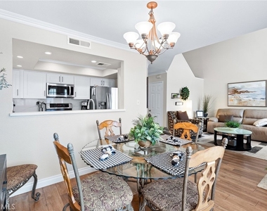 1037 S Daybreak Court - Photo Thumbnail 11