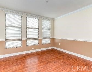 596 S Brea - Photo Thumbnail 10
