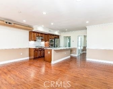 596 S Brea - Photo Thumbnail 7