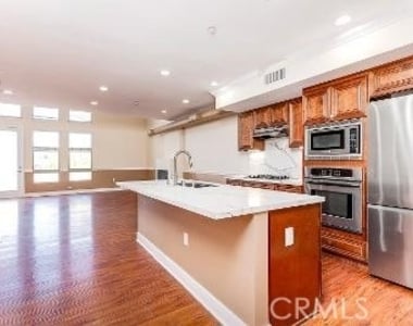 596 S Brea - Photo Thumbnail 6